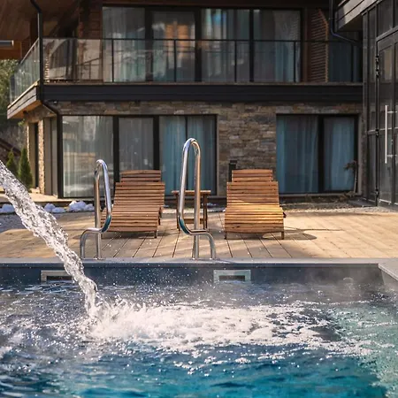 شقة فندقية Lipowy Dwor 4*