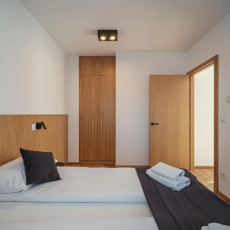 شقة فندقية Lipowy Dwor 4*