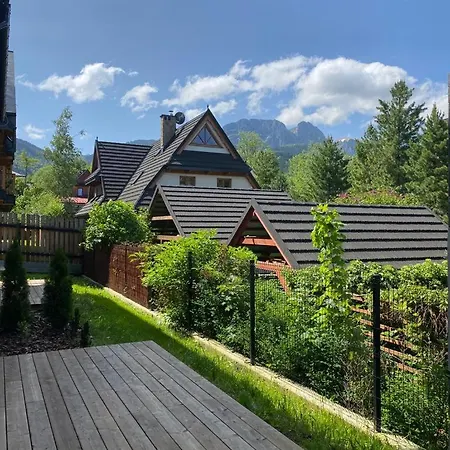 Aparthotel Lipowy Dwor 4*
